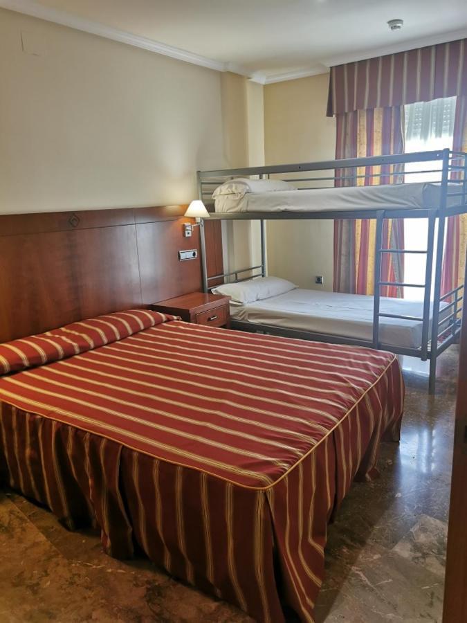 Apartamentos El Trovador Cazorla Esterno foto